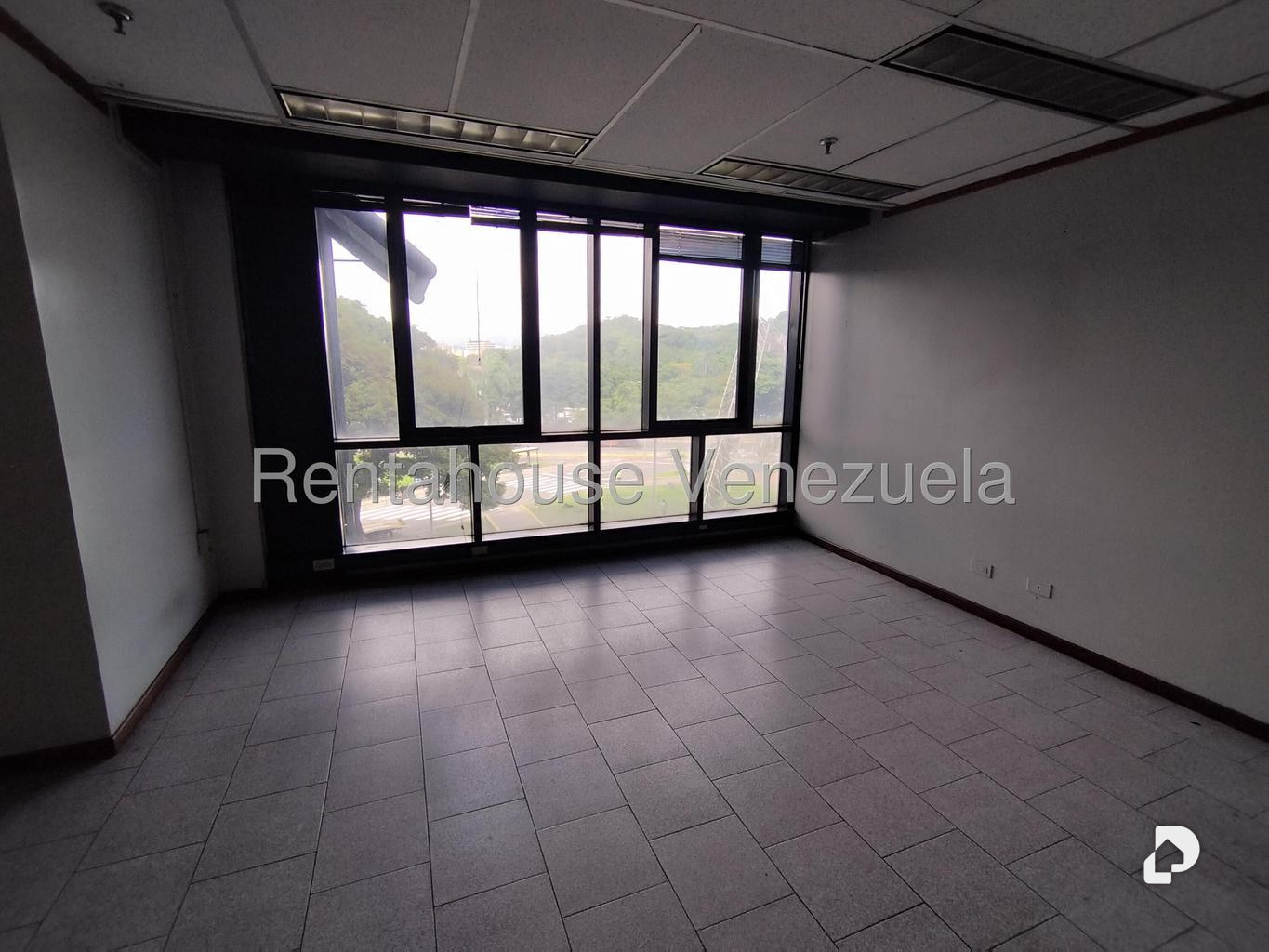 Oficina en Plaza Venezuela, Caracas – 21