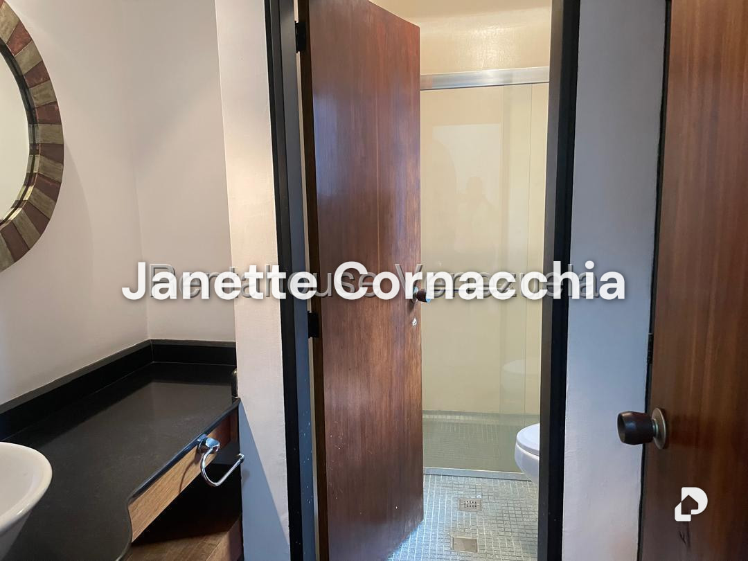 Apartamento en El Rosal, Caracas – 11
