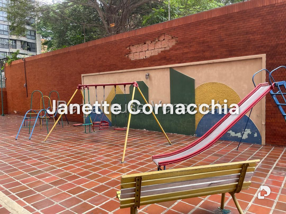 Apartamento en El Rosal, Caracas – 12