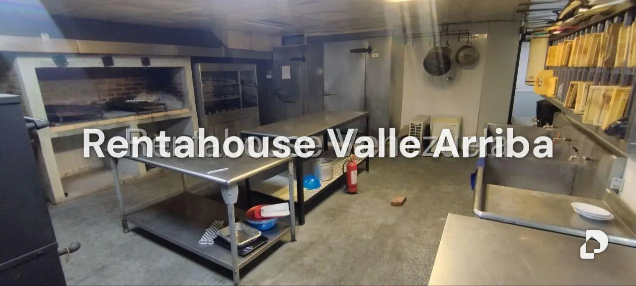 Local comercial en La Urbina, Caracas – 18