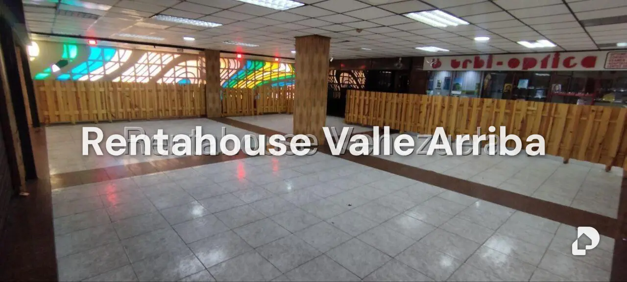 Local comercial en La Urbina, Caracas – 24