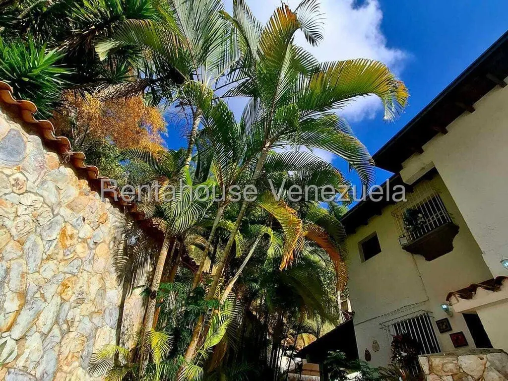 House in Lomas de Prados del Este, Caracas - 1