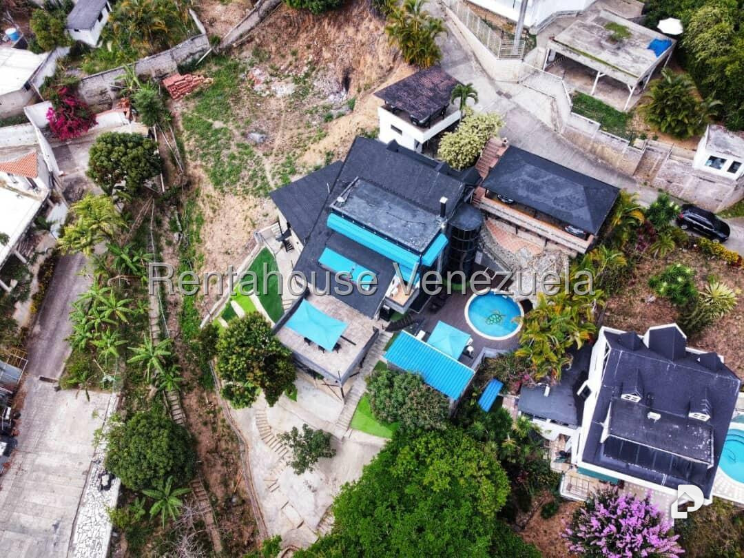 Casa en Lomas de La Lagunita, Caracas – 1
