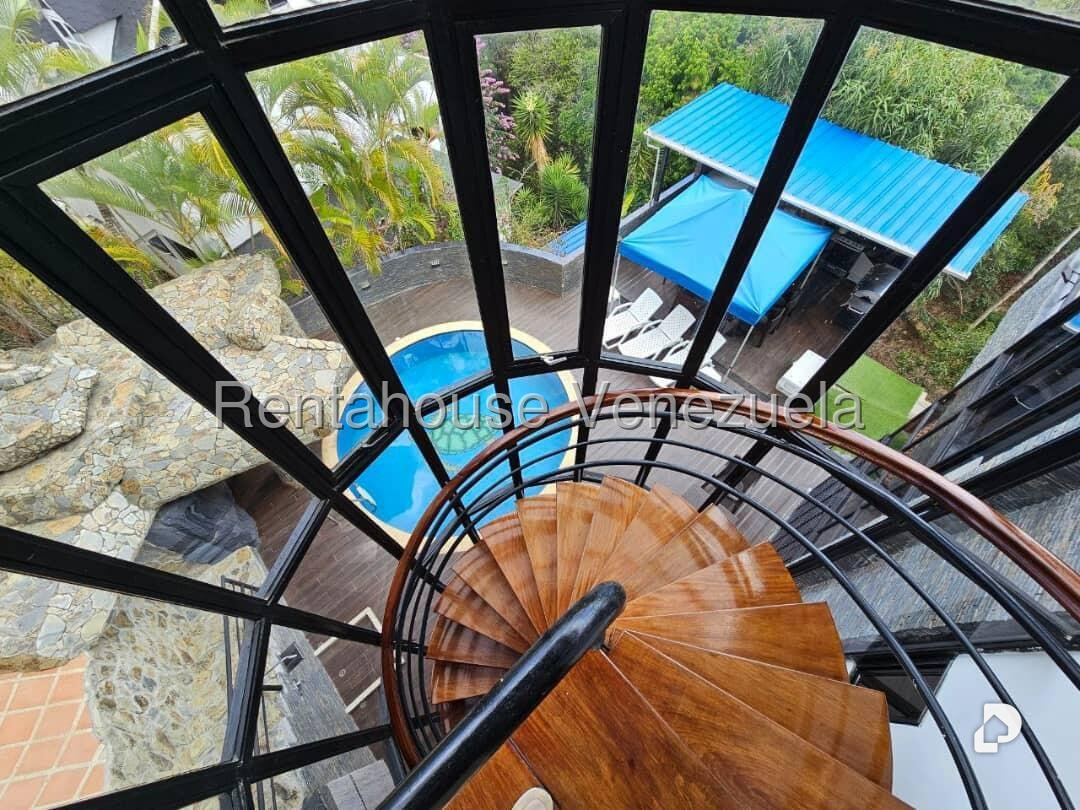 Casa en Lomas de La Lagunita, Caracas – 25