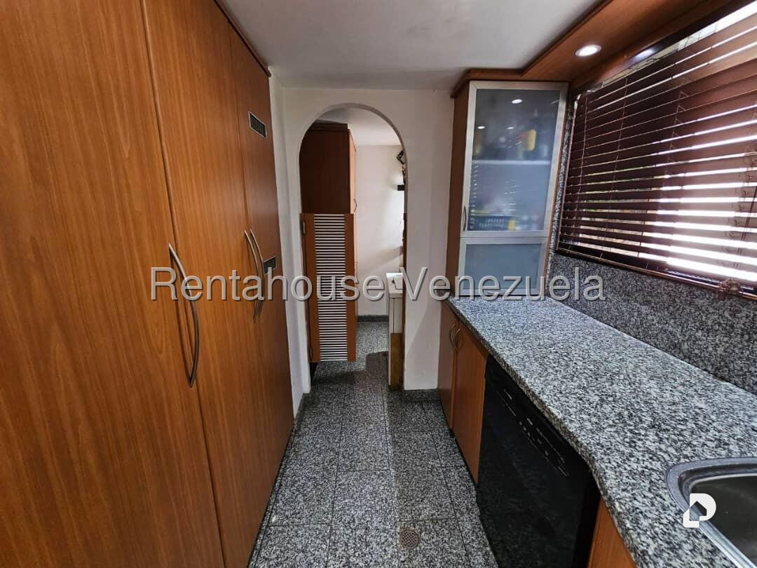 Casa en Lomas de La Lagunita, Caracas – 12