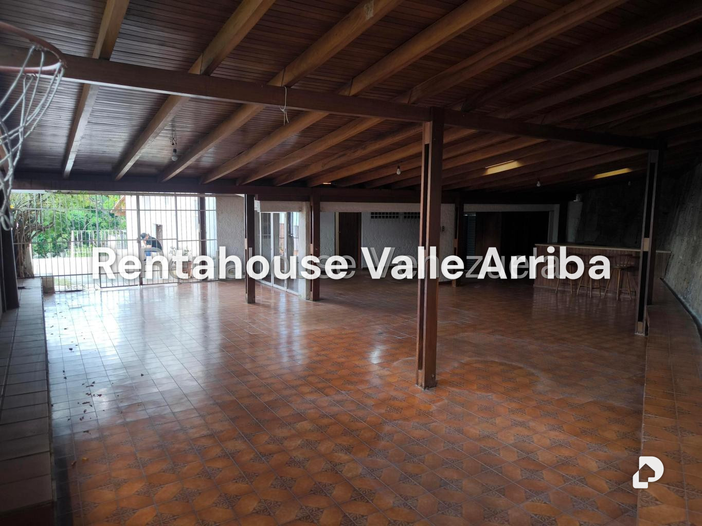Casa en Cumbres de Curumo, Caracas – 28