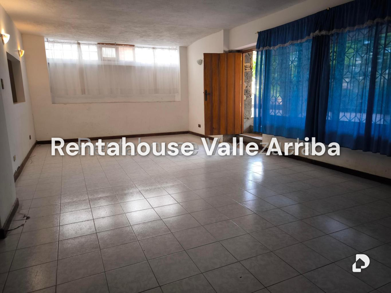 Casa en Cumbres de Curumo, Caracas – 18