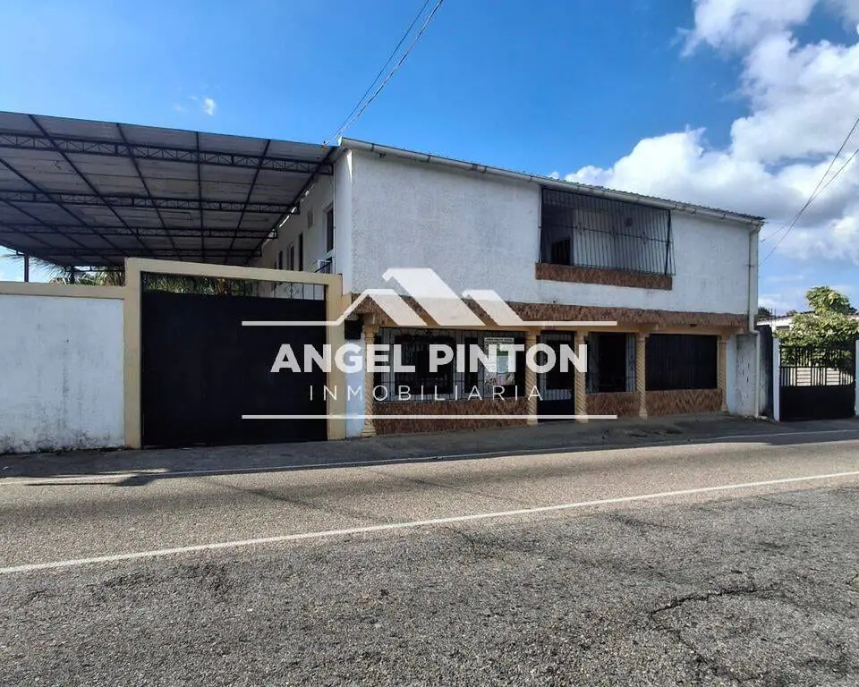 Local comercial en Valera - 1