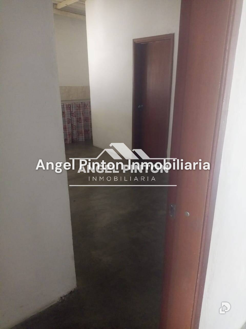 Local comercial en Via Principal Valera, Valera – 26