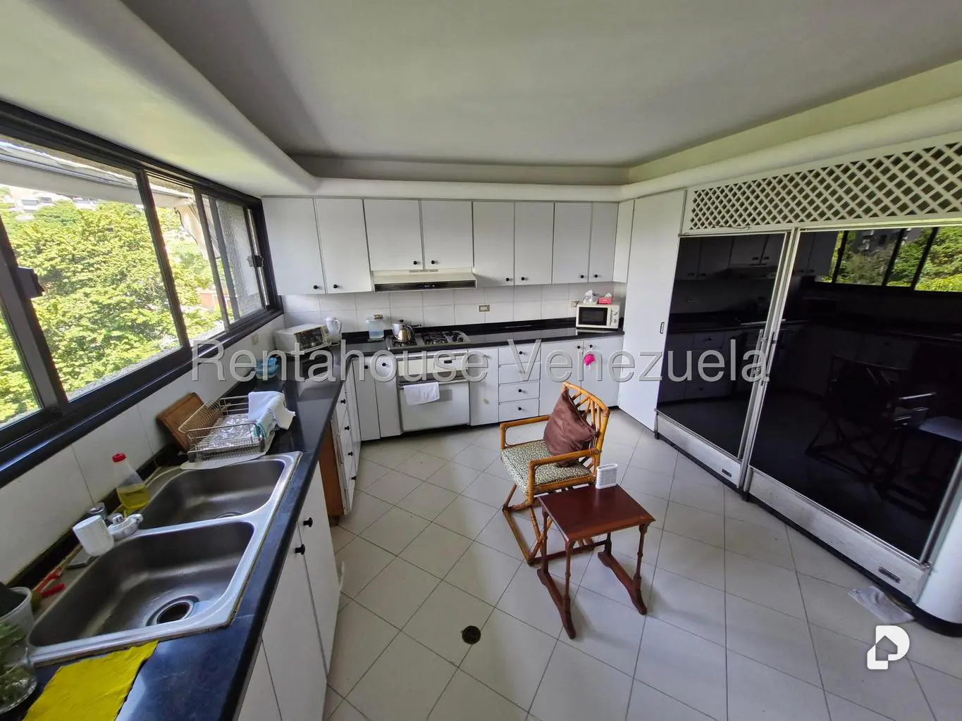 Apartamento en Los Palos Grandes, Caracas – 8