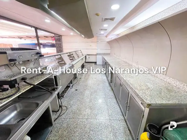 Local comercial en Los Palos Grandes, Caracas – 4