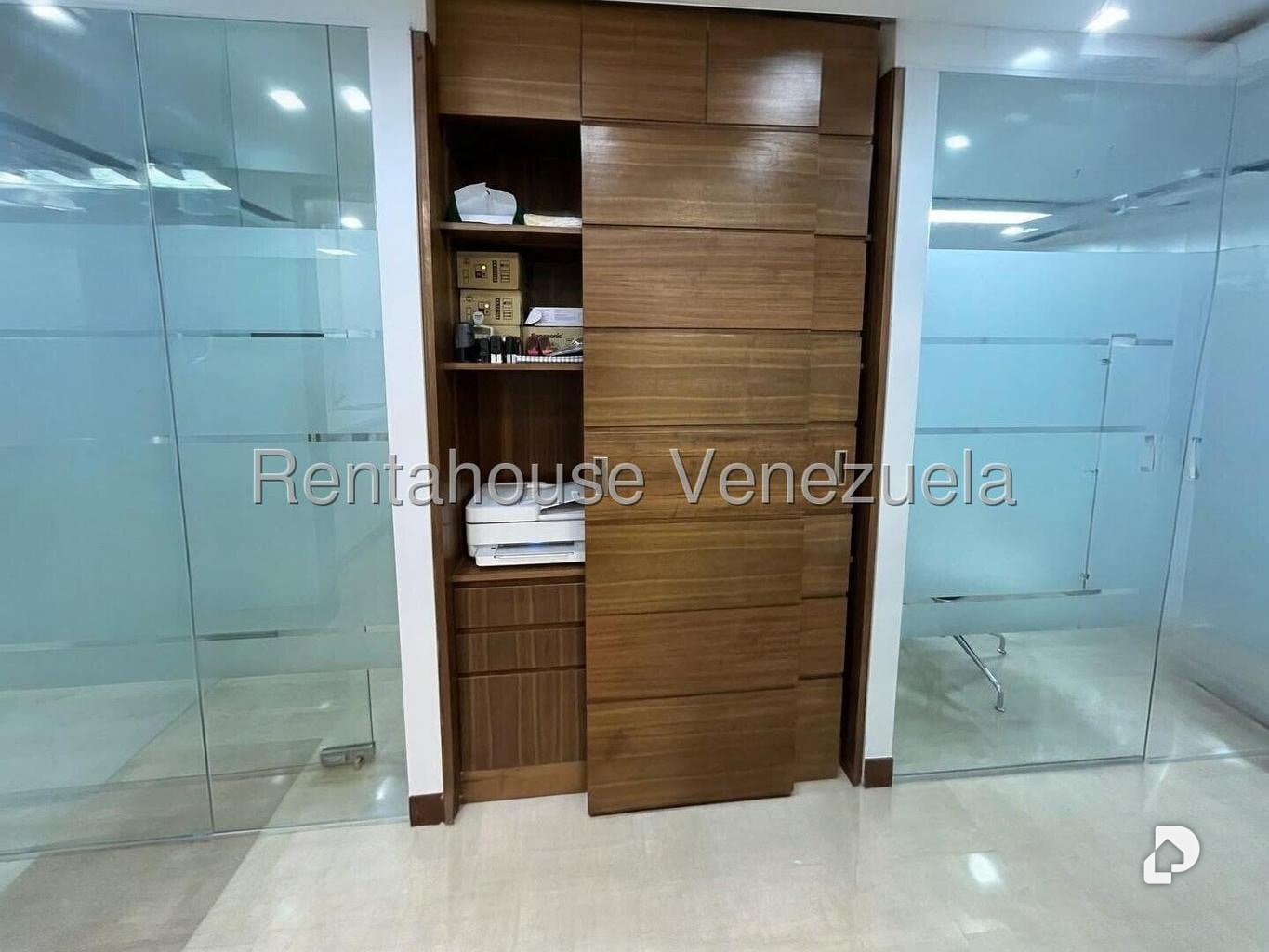 Oficina en Las Mercedes, Caracas – 17