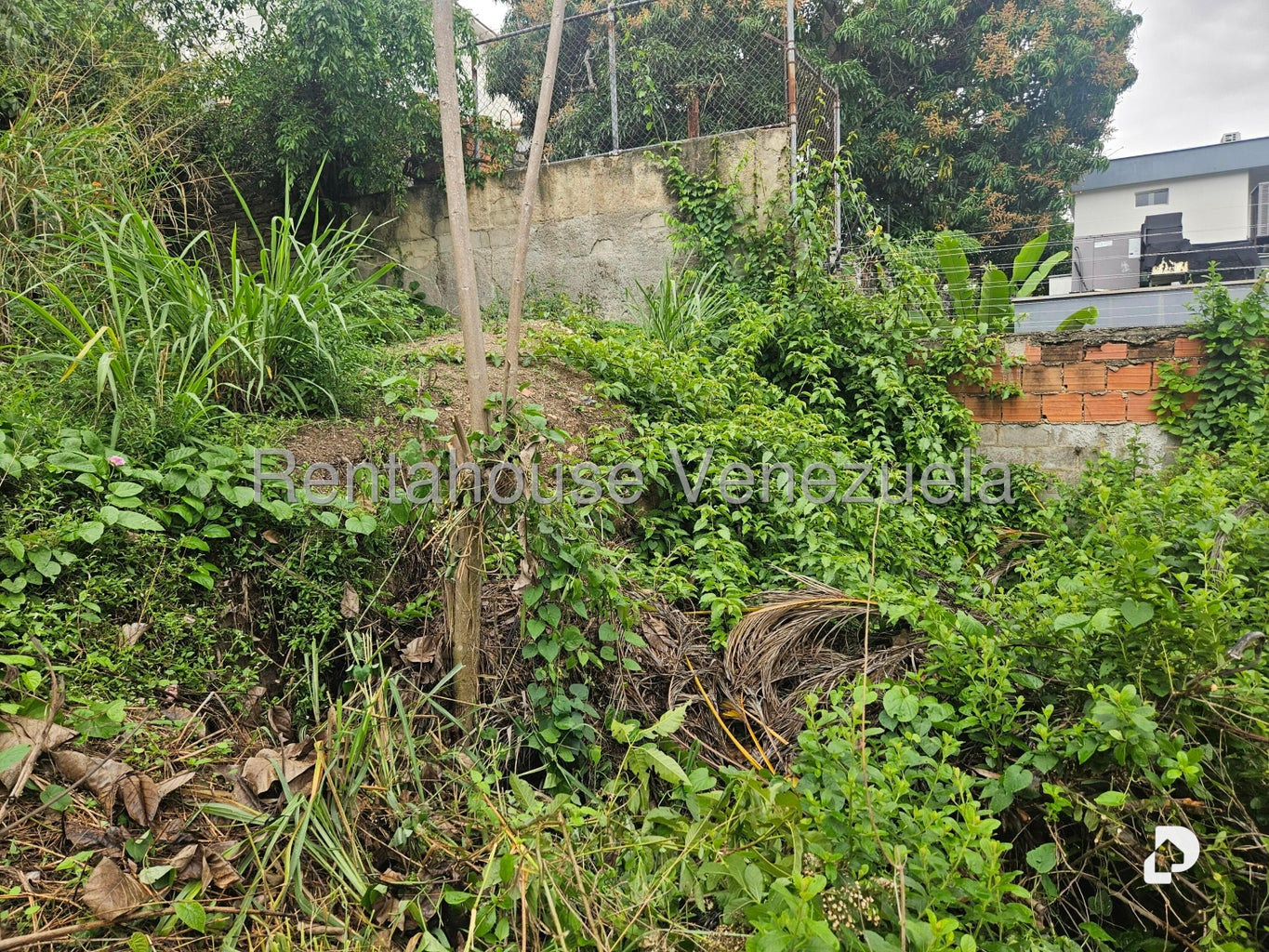 Terreno en Prados del Este, Caracas – 25