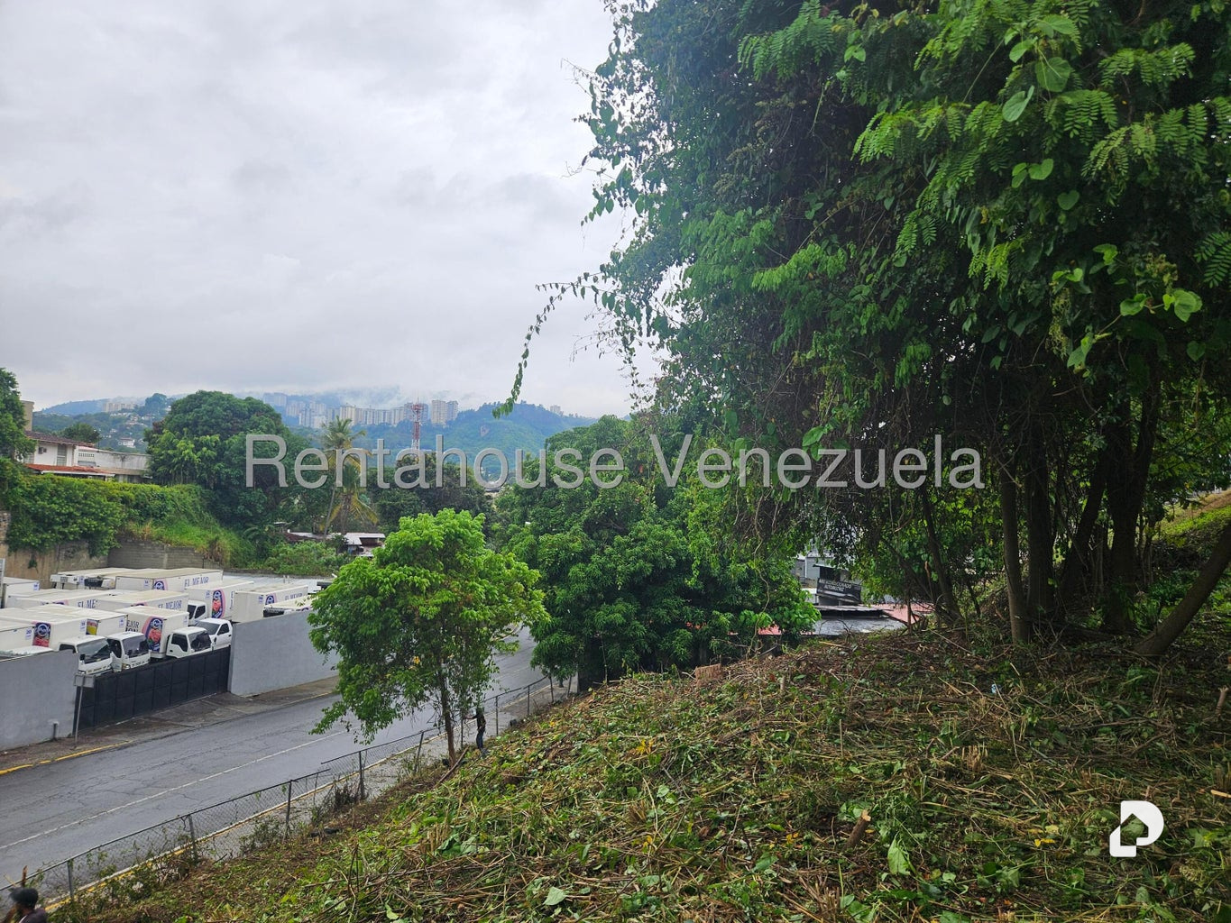 Terreno en Prados del Este, Caracas – 21
