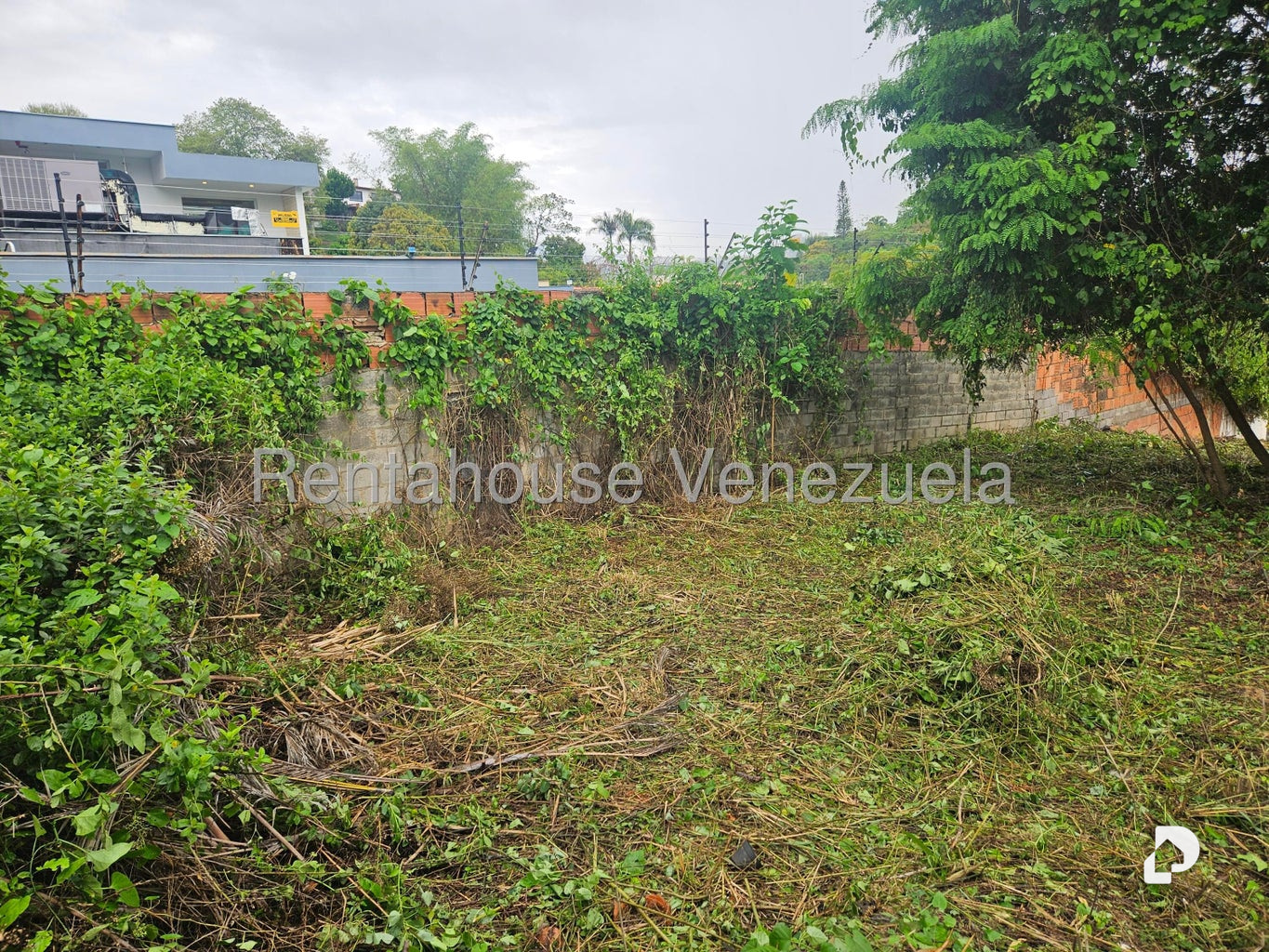 Terreno en Prados del Este, Caracas – 26