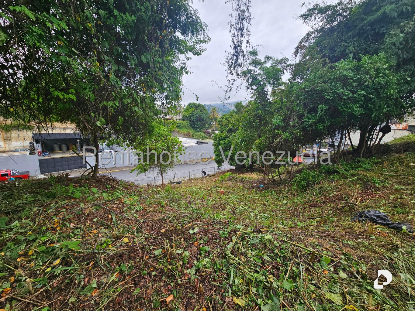 Terreno en Prados del Este, Caracas – 18