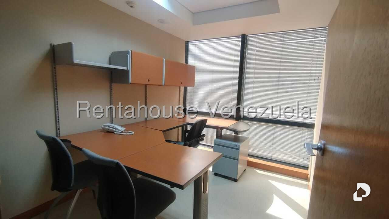 Oficina en Las Mercedes, Caracas – 12