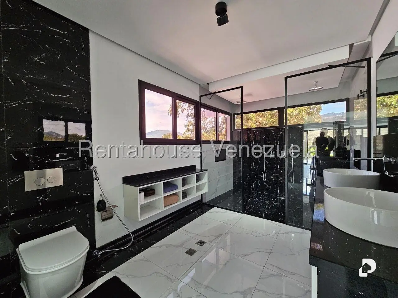 Casa en Prados del Este, Caracas – 22