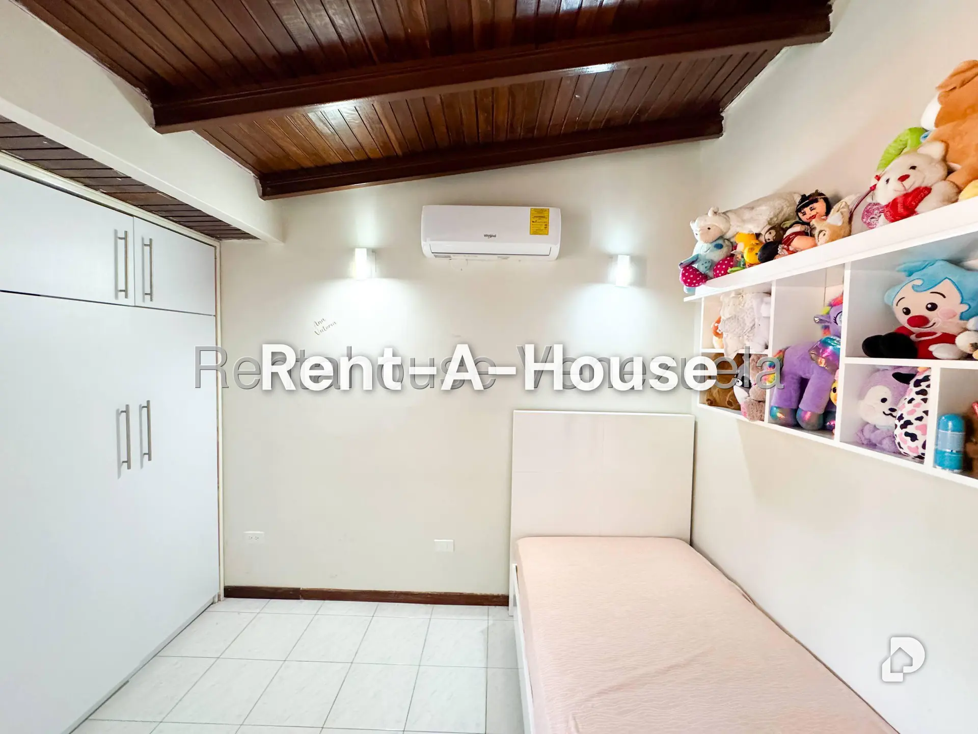 Casa en Alto Prado, Caracas – 17