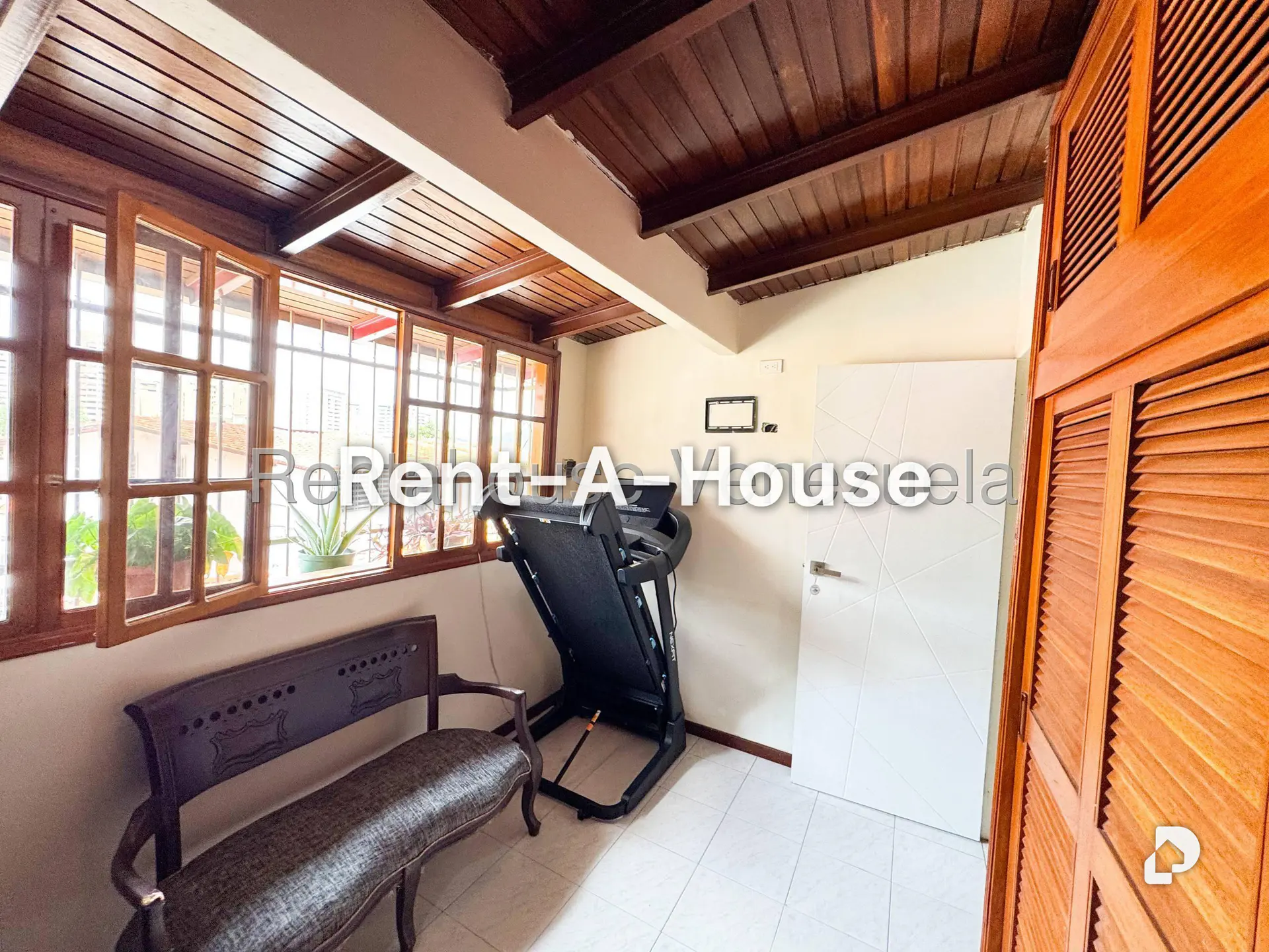Casa en Alto Prado, Caracas – 27