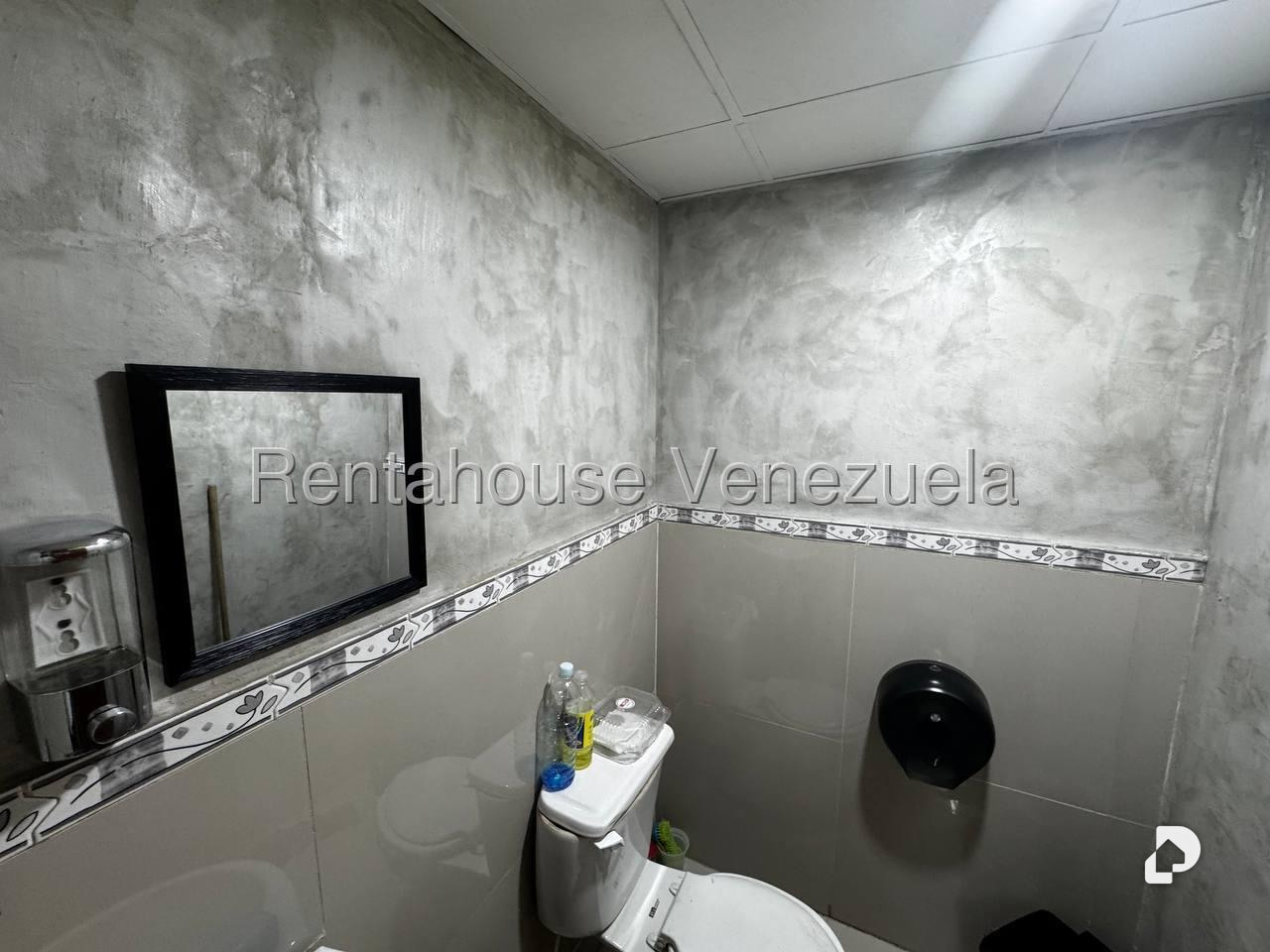 Local comercial en El Bosque, Caracas – 17