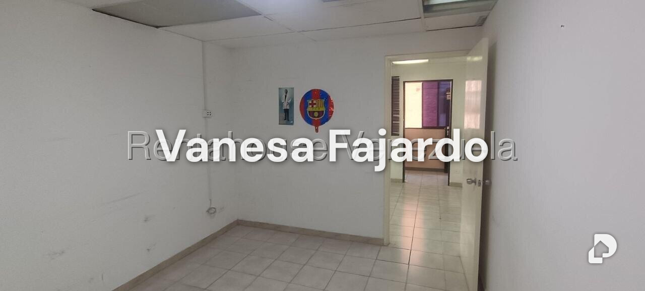 Edificio en Chacao, Caracas – 30