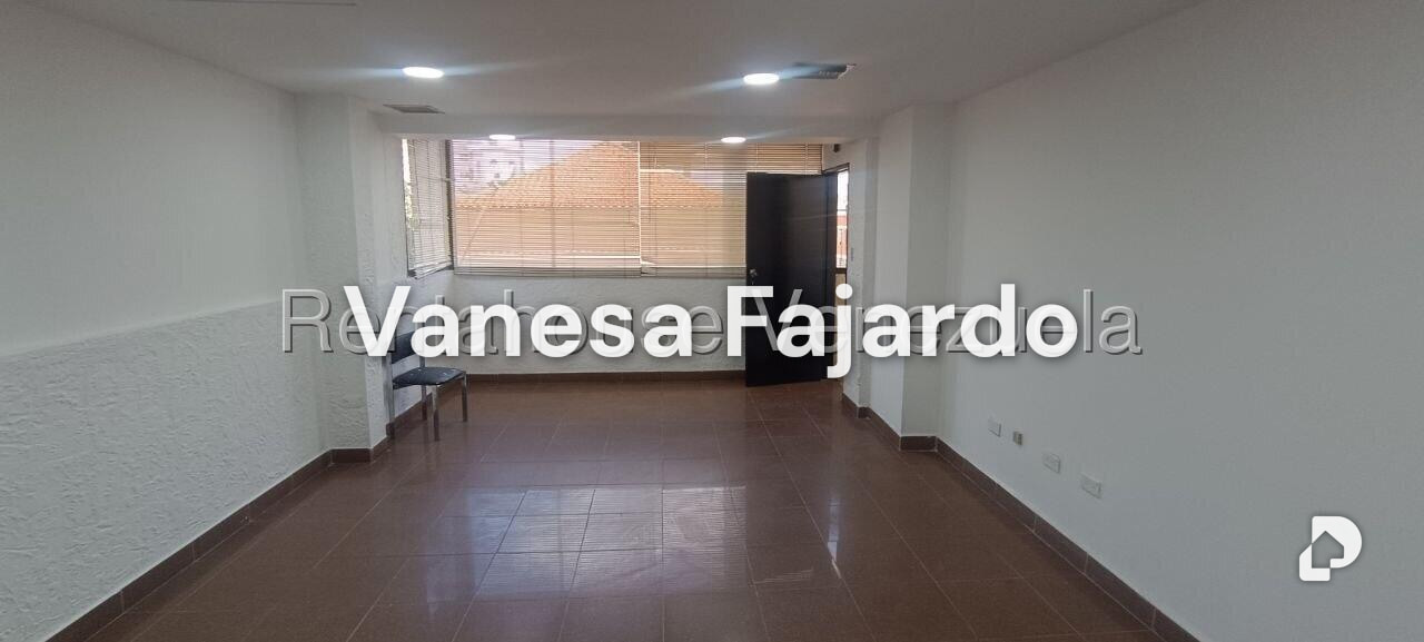 Edificio en Chacao, Caracas – 16