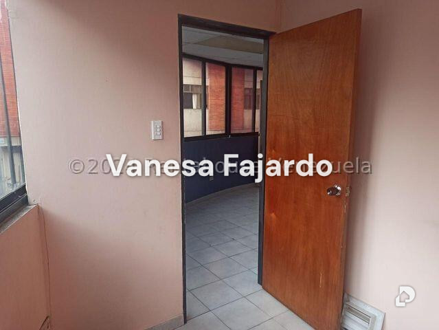 Edificio en Chacao, Caracas – 13