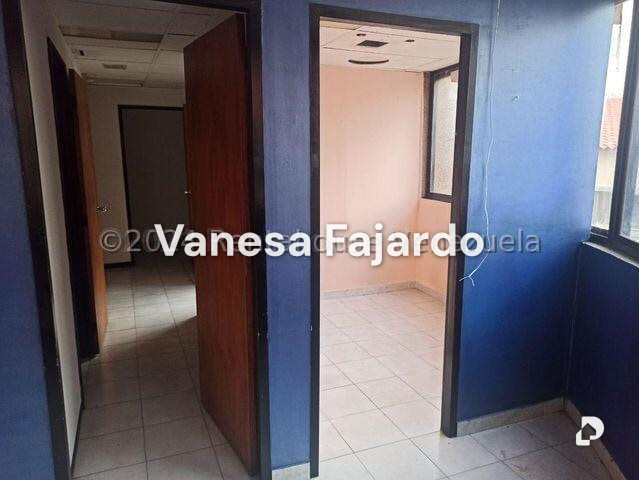 Edificio en Chacao, Caracas – 12