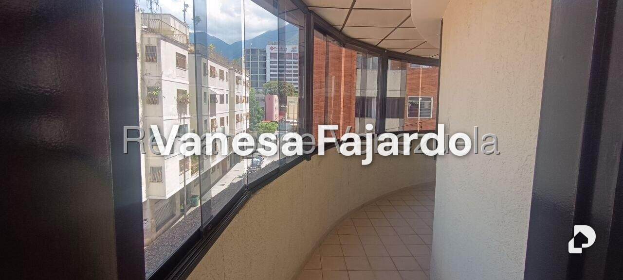 Edificio en Chacao, Caracas – 15