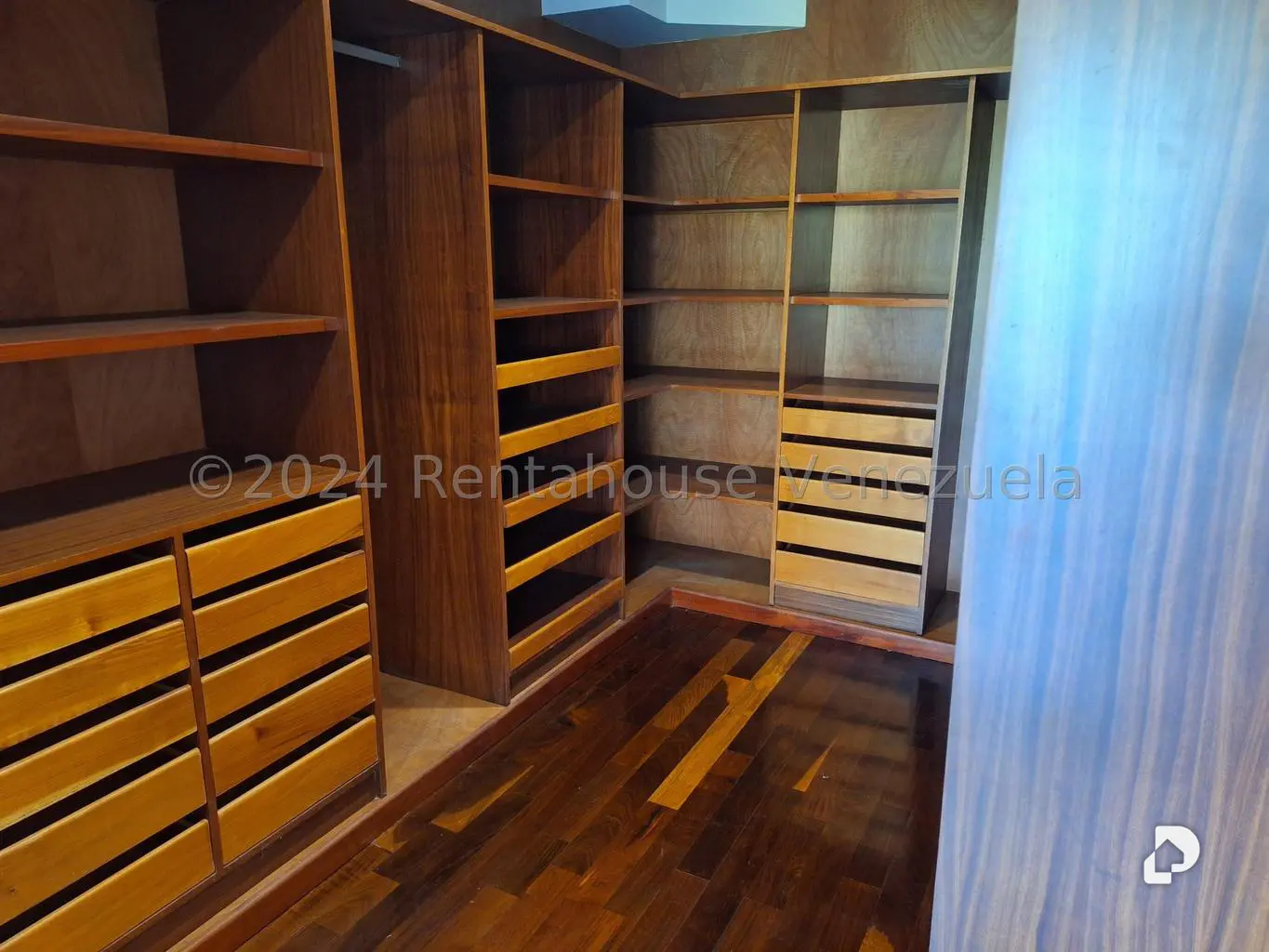 Casa en La Lagunita Country Club, Caracas – 25