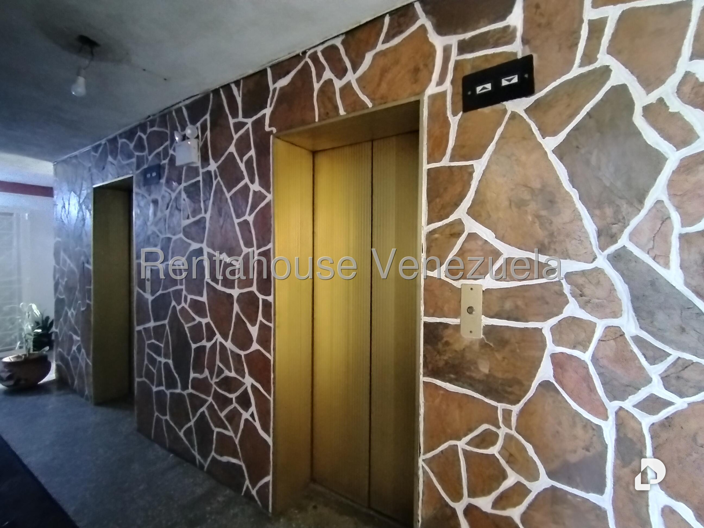 Apartamento en Caricuao, Caracas – 24