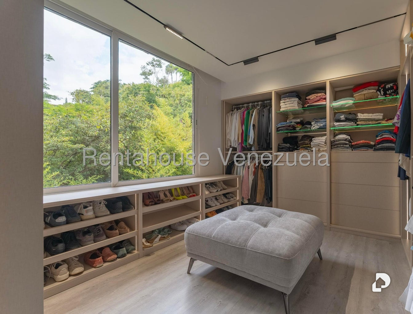 Apartamento en Las Esmeraldas, Caracas