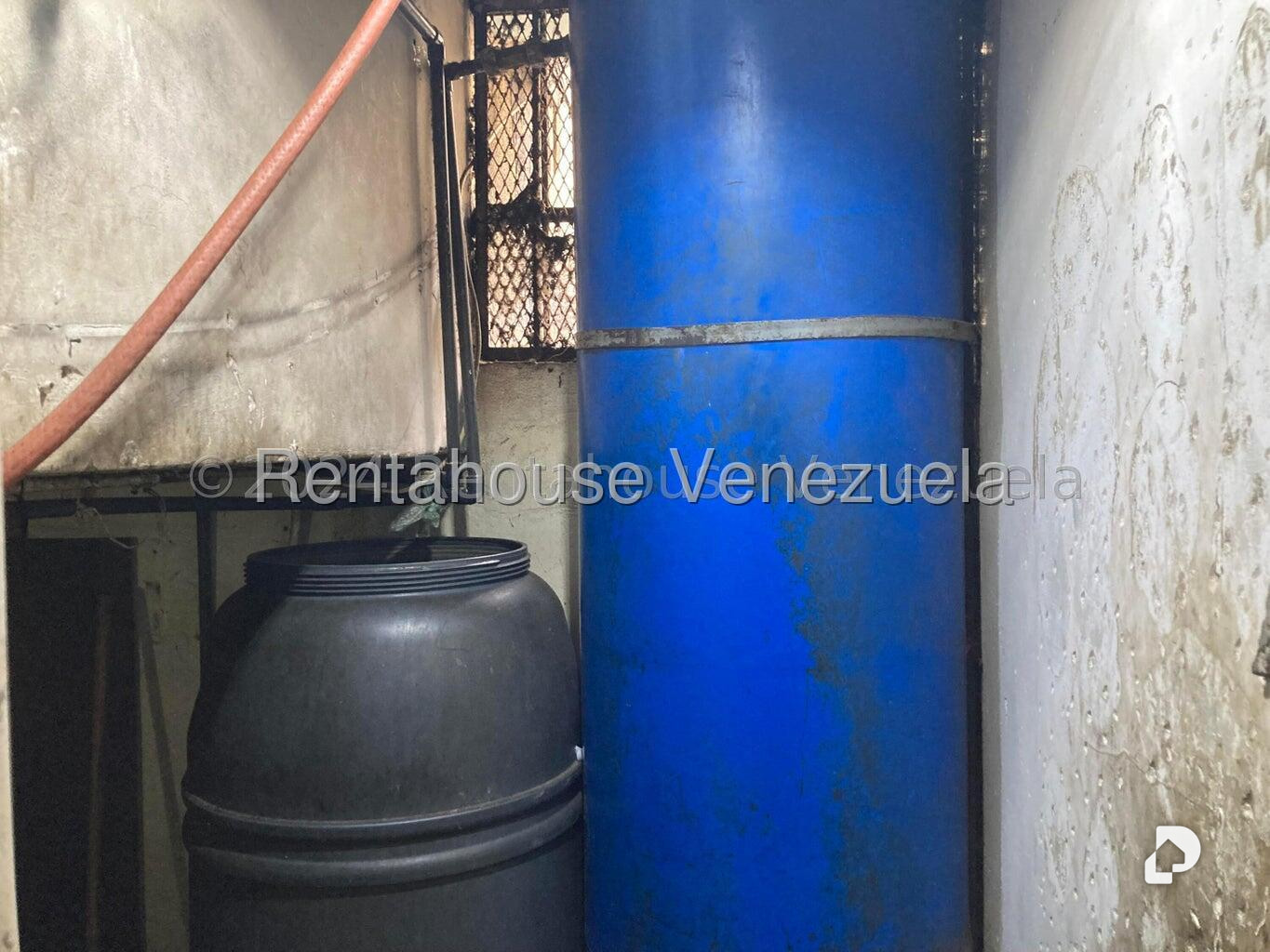Local comercial en Parroquia La Candelaria, Caracas – 18
