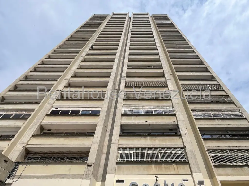 Oficina en Los Dos Caminos, Caracas - 1