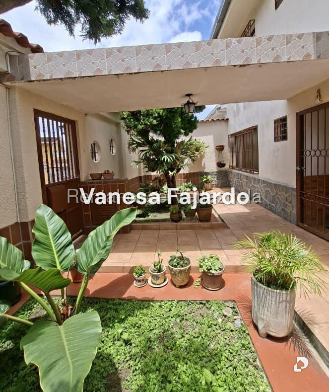 Casa en La Arboleda, San Antonio de Los Altos – 3