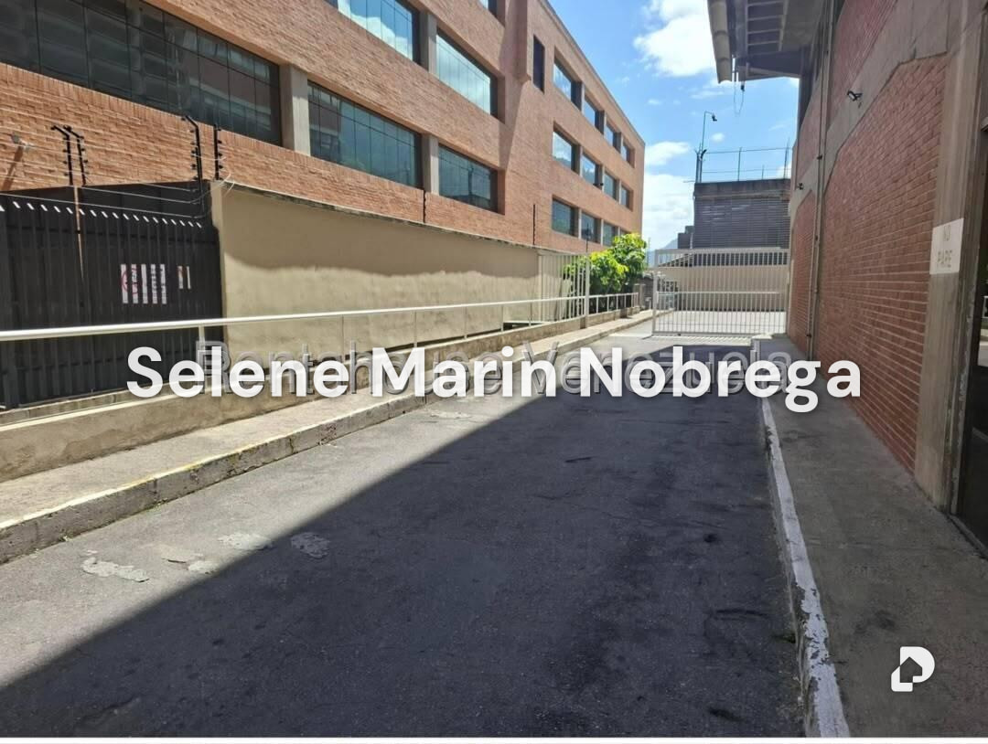 Local comercial en Boleíta Norte, Caracas – 13