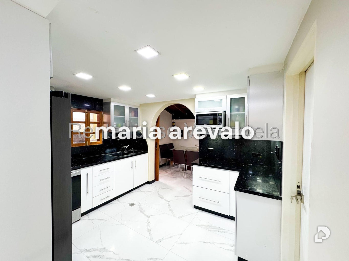 Casa en Alto Prado, Caracas – 10