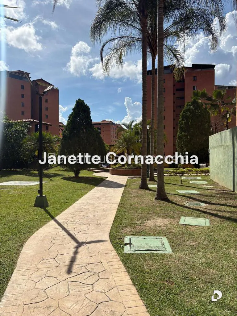 Apartamento en Colinas de La Tahona, Caracas – 2
