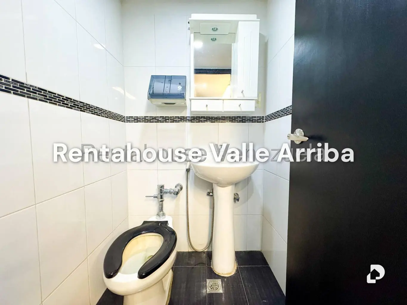 Local comercial en El Rosal, Caracas – 25