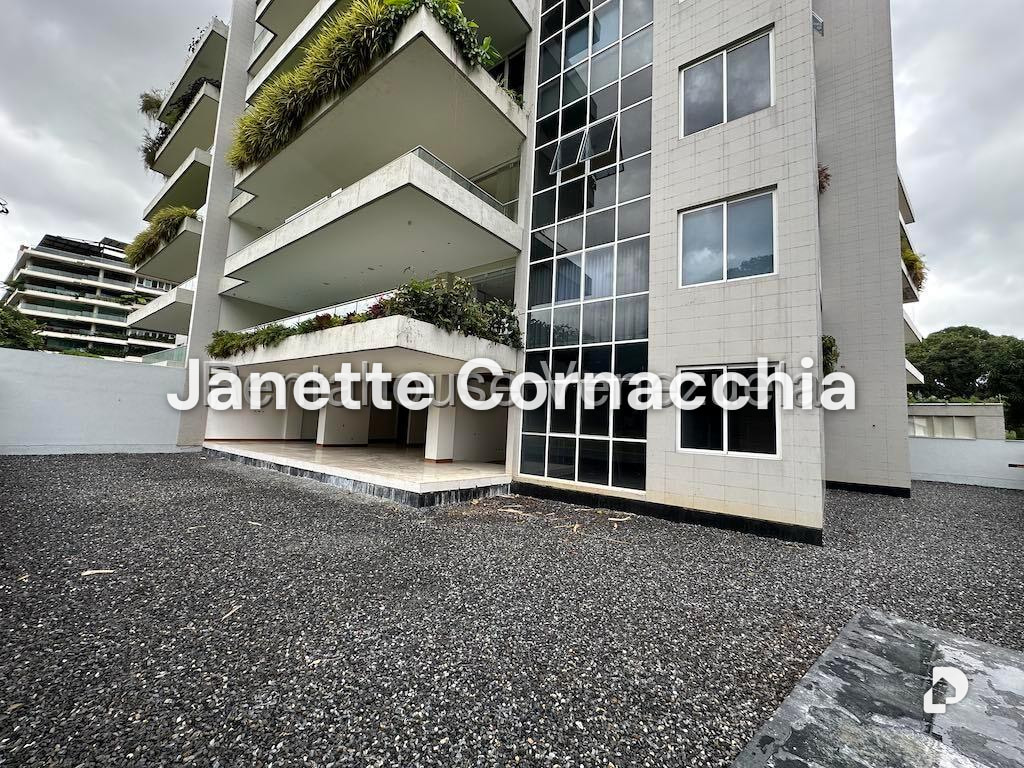 Apartamento en Campo Alegre, Caracas – 23
