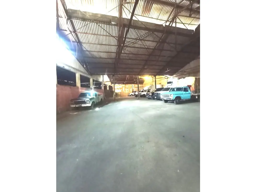 Warehouse in Catia, Caracas - 1