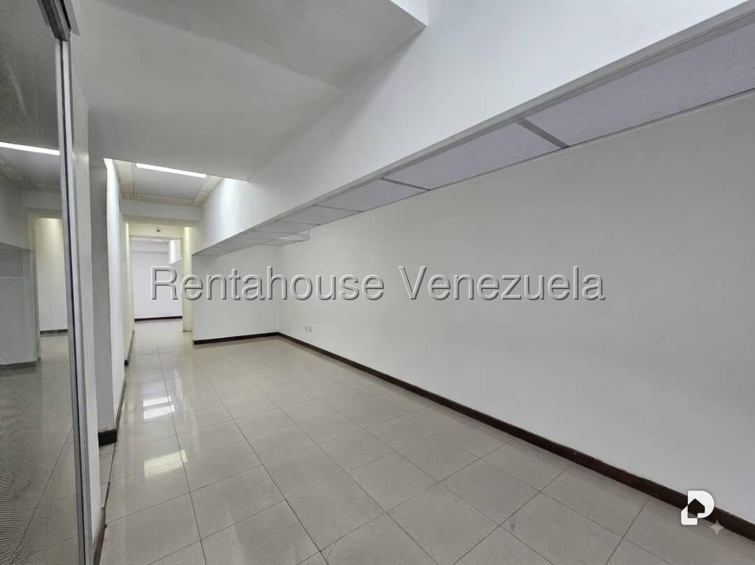Local comercial en Las Mercedes, Caracas – 25