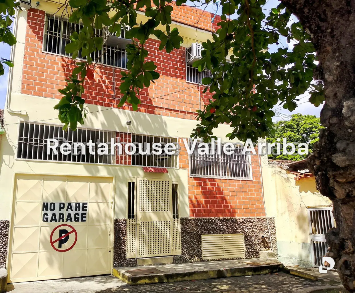 Building in Guarenas – 1