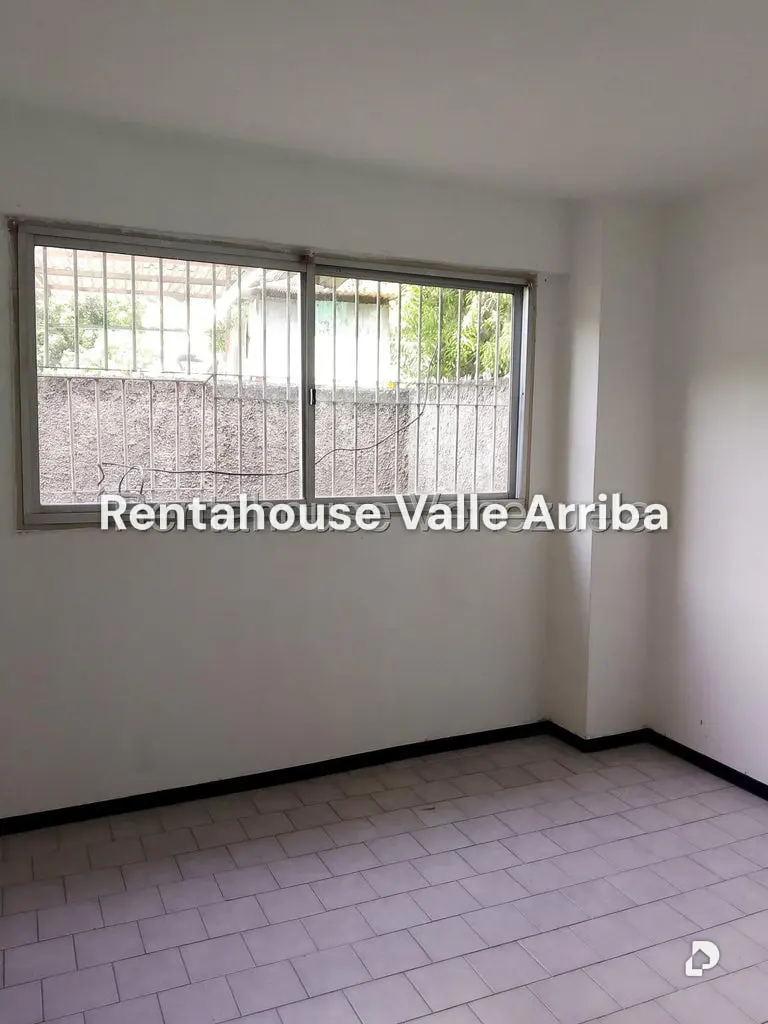 Building in Guarenas – 12
