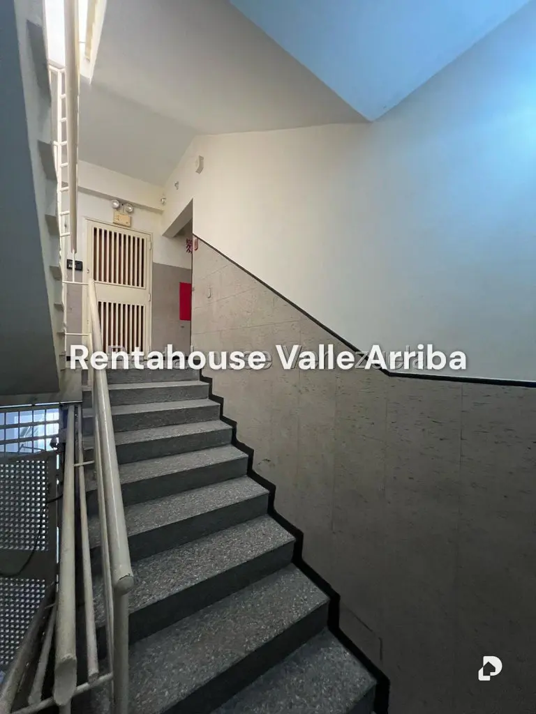 Building in Guarenas – 13