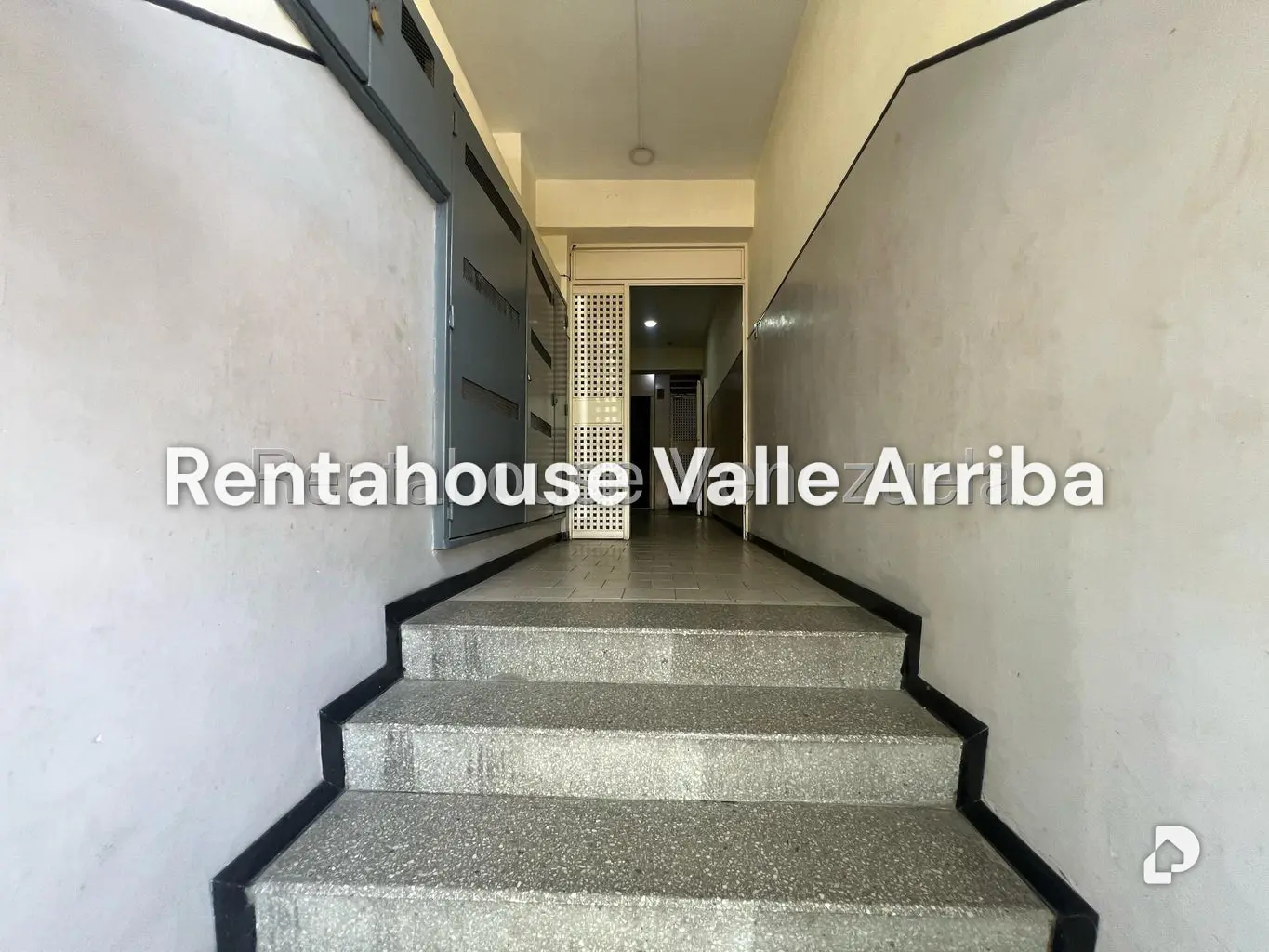 Building in Guarenas – 2