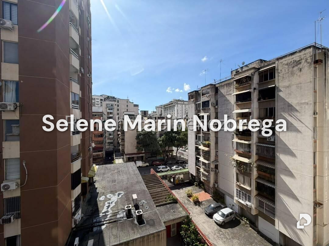 Apartamento en Los Palos Grandes, Caracas – 11