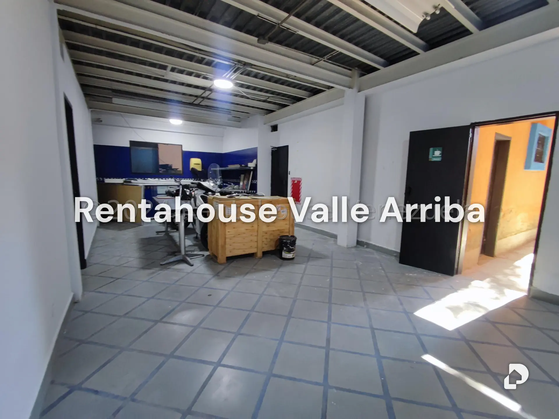 Local comercial en Los Chaguaramos, Caracas – 30