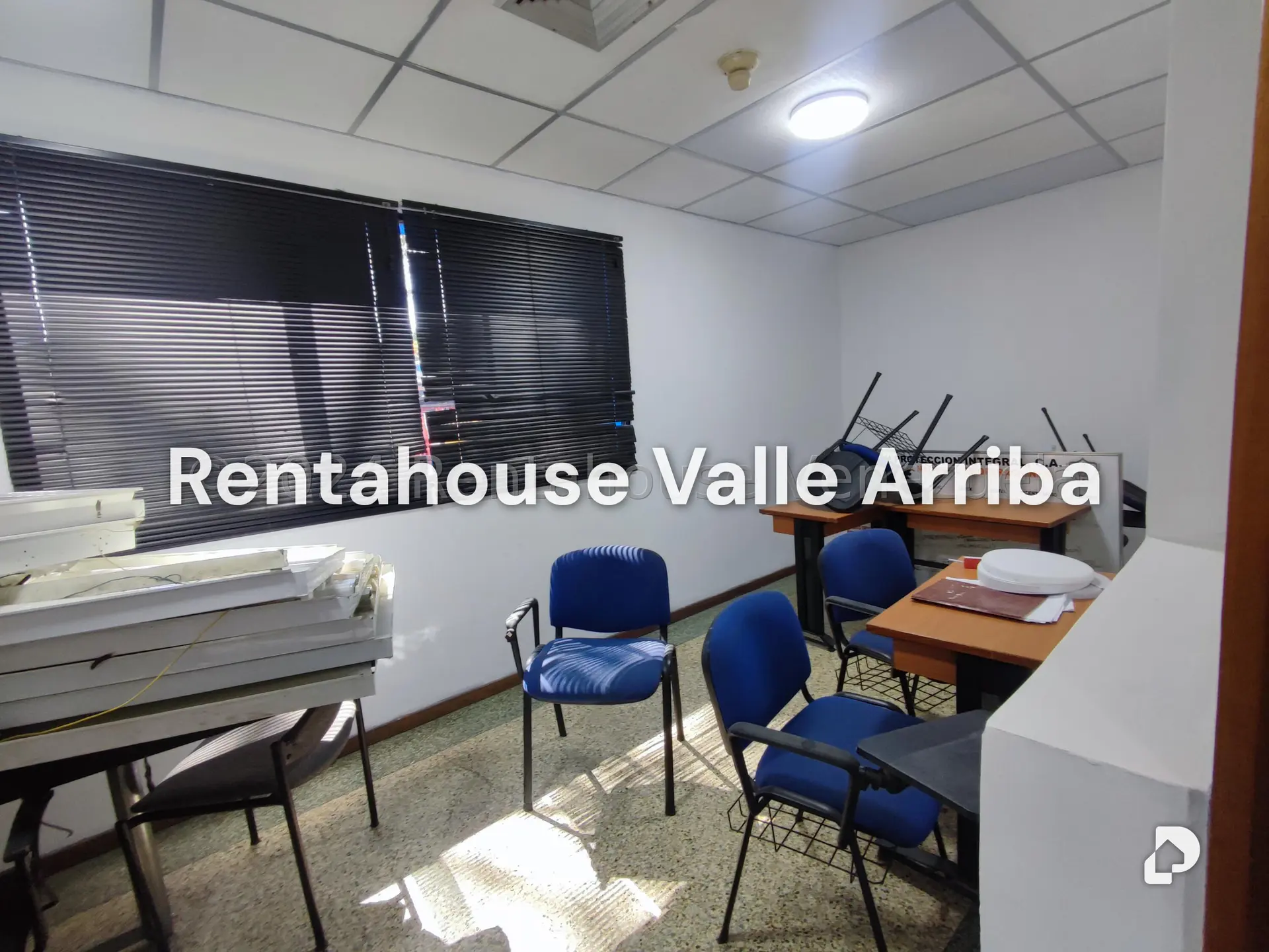Local comercial en Los Chaguaramos, Caracas – 23